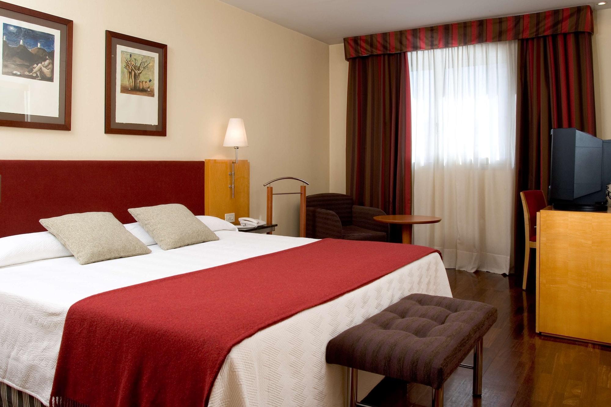Nh Ciutat De Reus Hotel Exterior photo