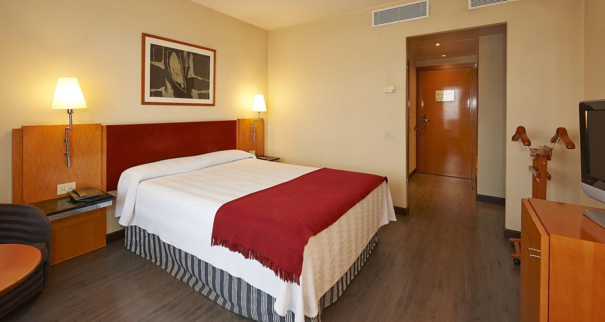 Nh Ciutat De Reus Hotel Exterior photo
