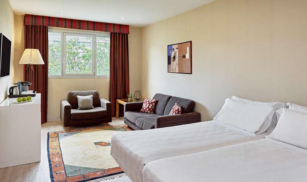 Nh Ciutat De Reus Hotel Room photo