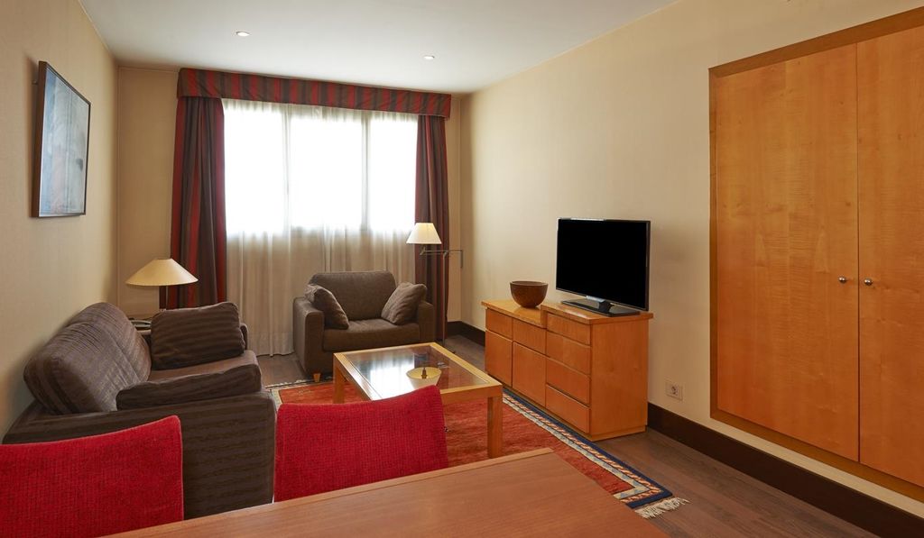 Nh Ciutat De Reus Hotel Room photo