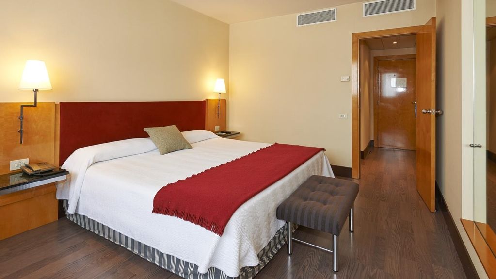 Nh Ciutat De Reus Hotel Room photo